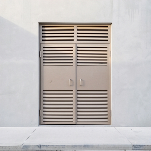 Дверь для технического строения